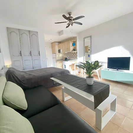 Apartamento Benalbeach Seaview Studio *